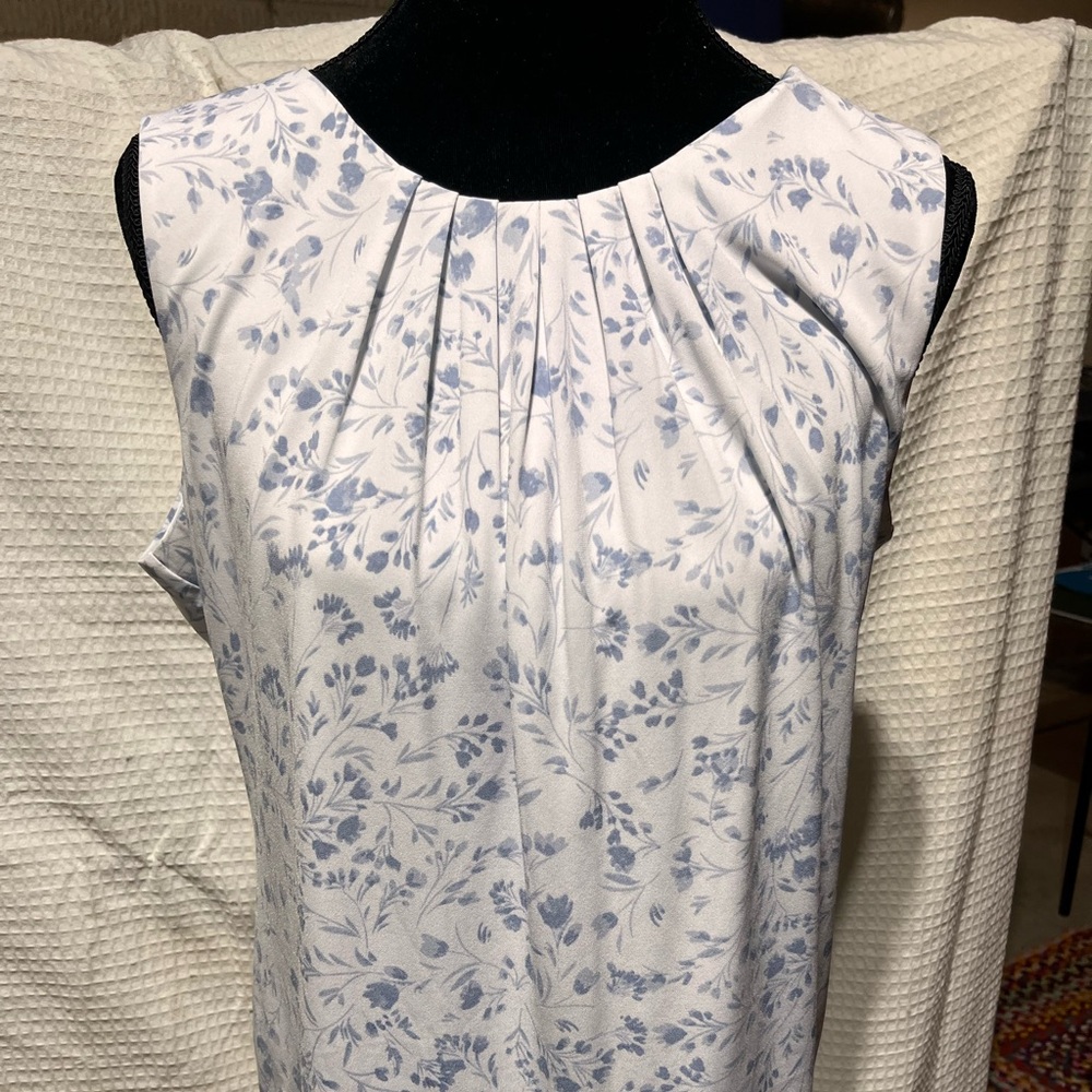 Calvin Klein sleeveless shirt L